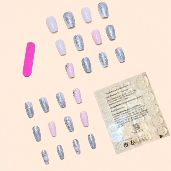 24pc Nail Acrylic Set 💅 - Picture 3 of 4